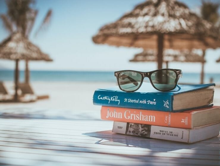 LECTURES DE VACANCES : 5 LIVRES 2021 QUE VOUS N&lsquo;ARRIVEREZ PAS &Agrave; POSER