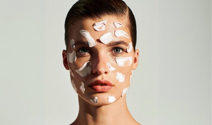 SOIN ANTI-ÂGE : AVÈNE INNOVE AVEC HYALURON ACTIV B3