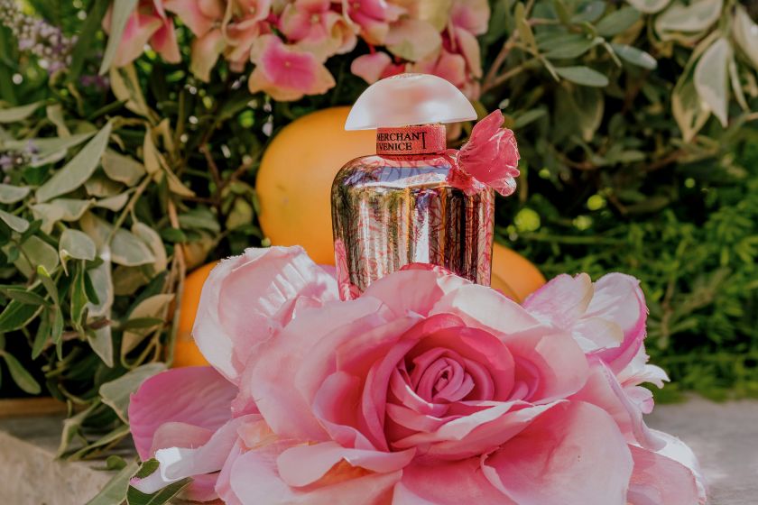 THE MERCHANT OF VENICE REVISITE SON PARFUM À LA ROSE ET VOUS ALLEZ L’ADORER