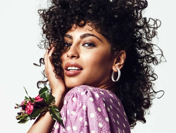 CURLY HAIR : LE GUIDE POUR DES BOUCLES EN PLEINE SANT&Eacute;