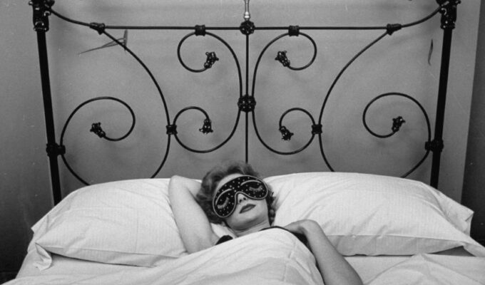 TROUBLES DU SOMMEIL : CONNAISSEZ-VOUS LE JET LAG SOCIAL ?