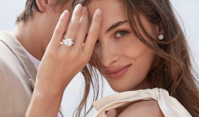BAGUE DE MARIAGE : ET SI ON MISAIT SUR UN SOLITAIRE DIFFÉRENT ?