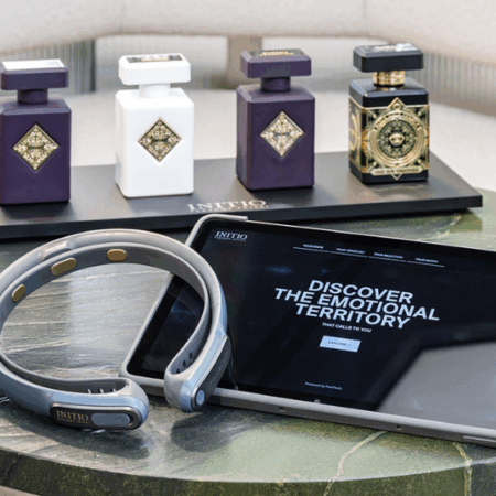 INITIO FEEL-LAB EXPERIENCE : L&rsquo;ATELIER PARFUM QUI LIT VOS &Eacute;MOTIONS
