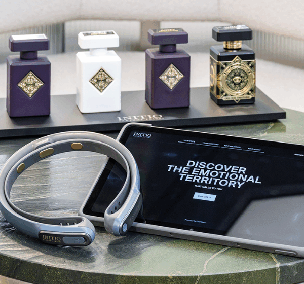 INITIO FEEL-LAB EXPERIENCE : L&rsquo;ATELIER PARFUM QUI LIT VOS &Eacute;MOTIONS