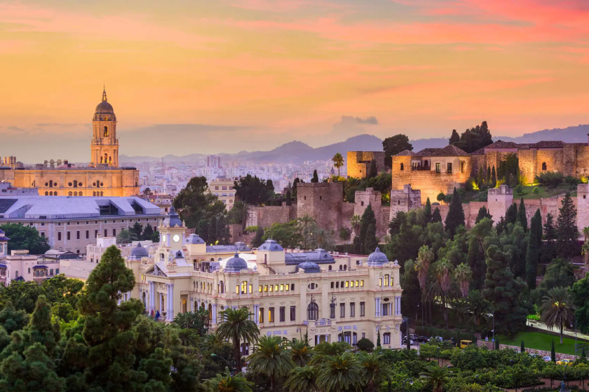 VOYAGE À MÁLAGA : POURQUOI LA CITÉ ANDALOUSE MÉRITE PLUS QU’UNE ESCALE ?