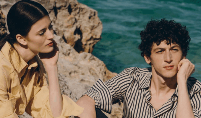 FLIRT D&rsquo;ÉTÉ : COMMENT S&rsquo;ATTACHER SANS SE FAIRE (TROP) DE MAL ?
